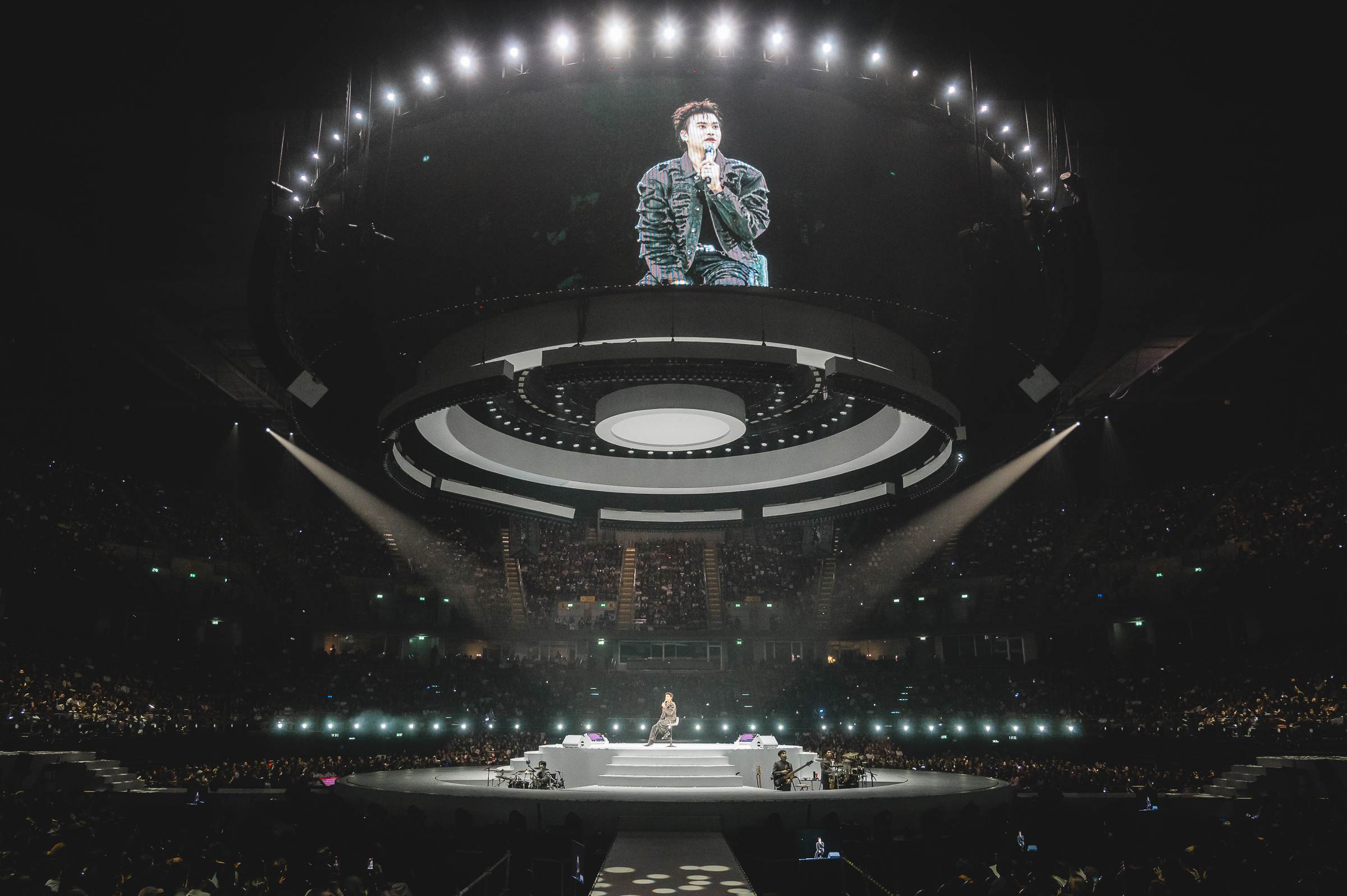 Nont Tanon Arena Encore 14 รวบภาพบรรยากาศคอนเสิร์ต "NONT TANONT : ARENA ENCORE" พร้อมประกาศ EP.04 ปีหน้าบุก “สนามราชมังฯ”
