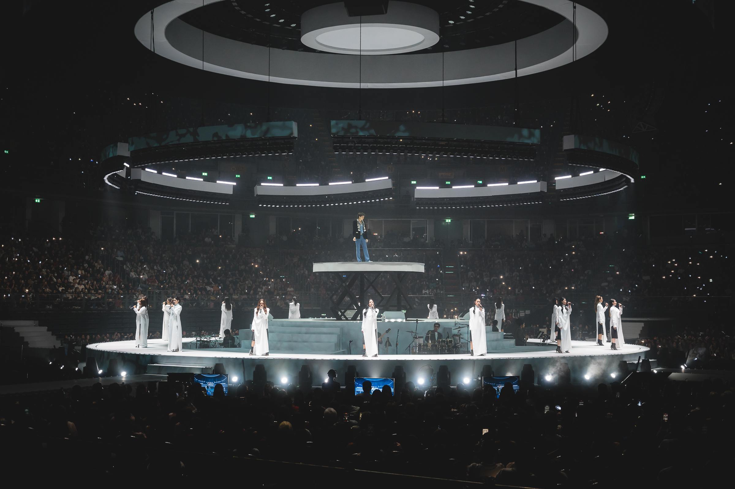 Nont Tanon Arena Encore 2 รวบภาพบรรยากาศคอนเสิร์ต "NONT TANONT : ARENA ENCORE" พร้อมประกาศ EP.04 ปีหน้าบุก “สนามราชมังฯ”