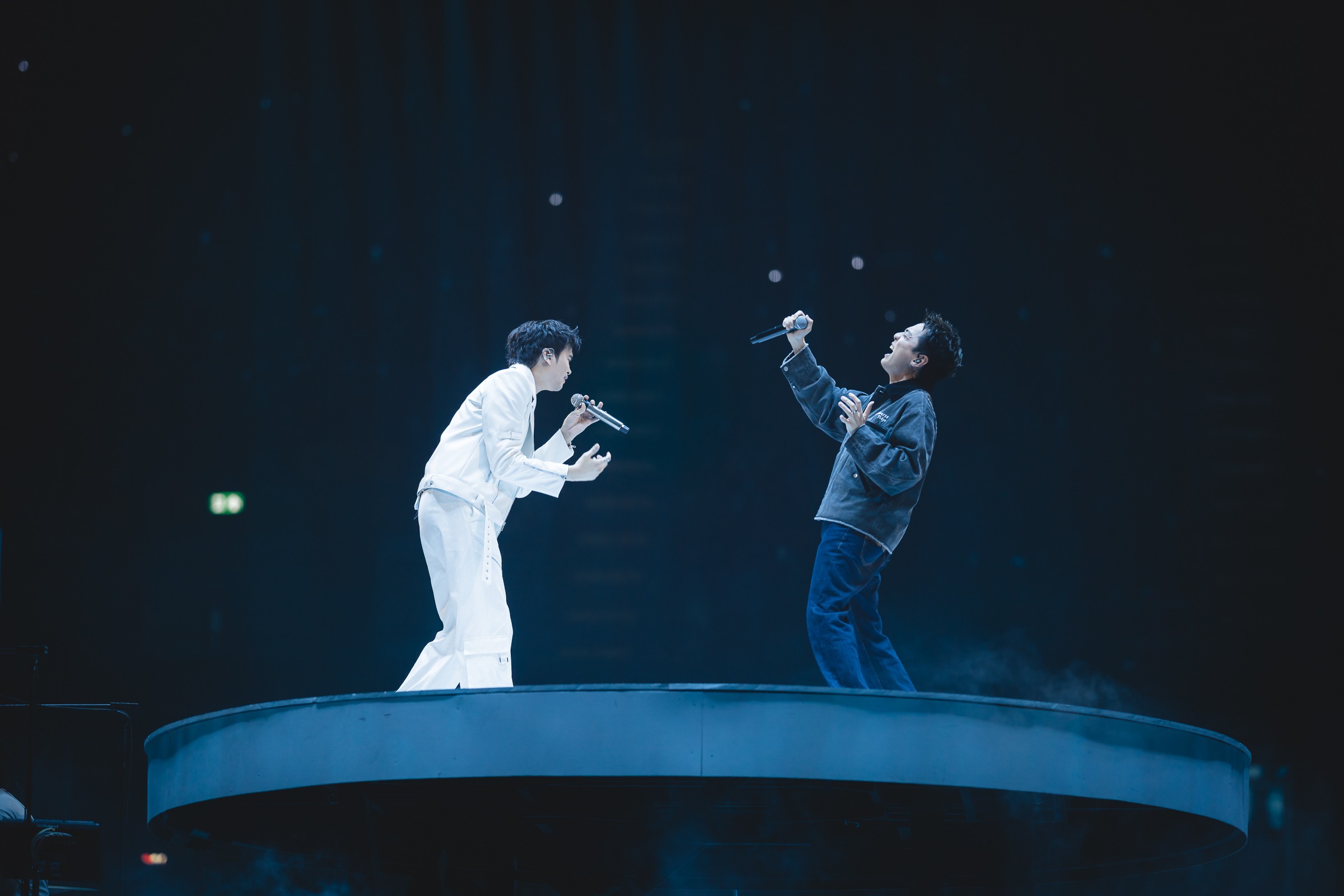 Nont Tanon Arena Encore 21 รวบภาพบรรยากาศคอนเสิร์ต "NONT TANONT : ARENA ENCORE" พร้อมประกาศ EP.04 ปีหน้าบุก “สนามราชมังฯ”