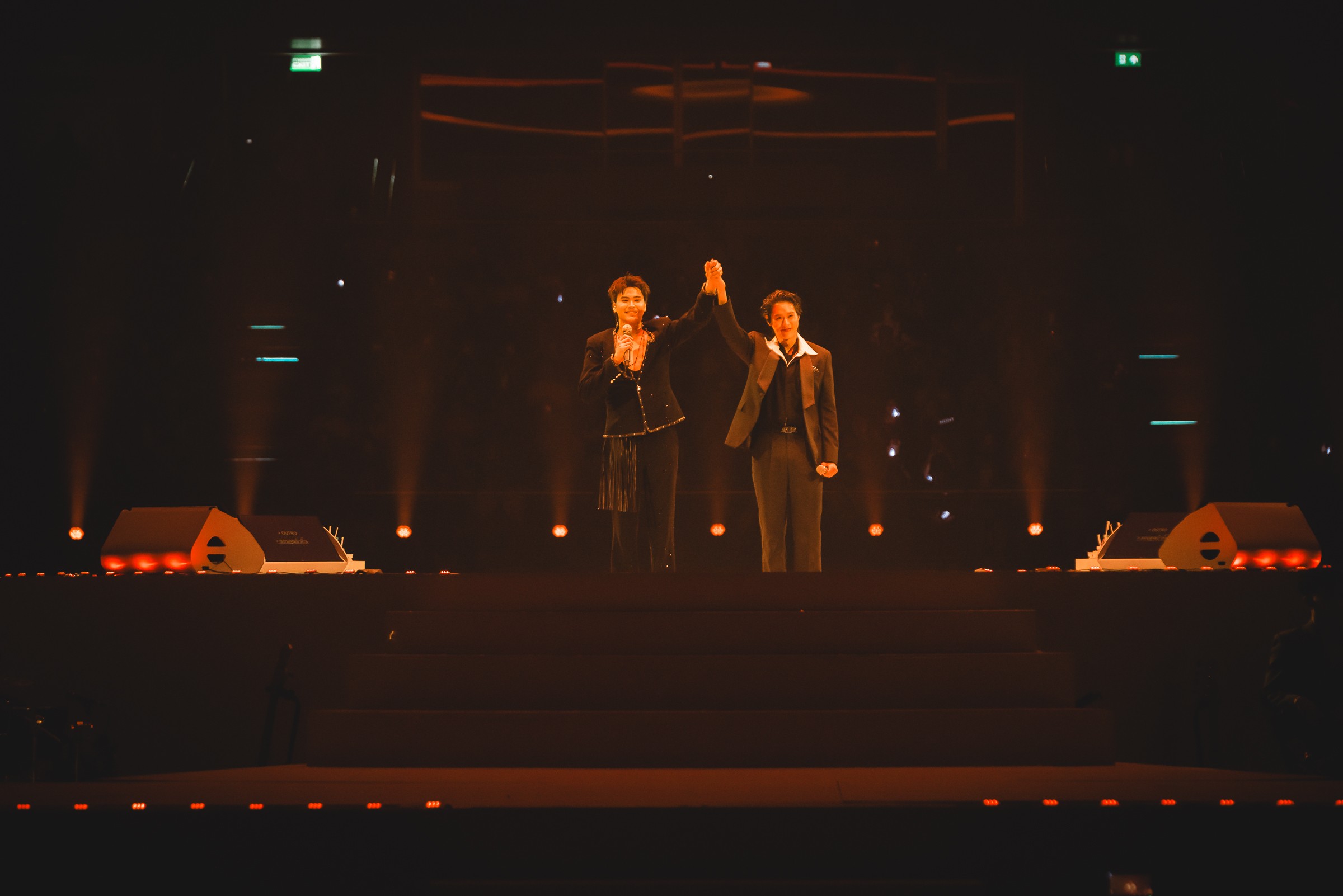 Nont Tanon Arena Encore 24 รวบภาพบรรยากาศคอนเสิร์ต "NONT TANONT : ARENA ENCORE" พร้อมประกาศ EP.04 ปีหน้าบุก “สนามราชมังฯ”