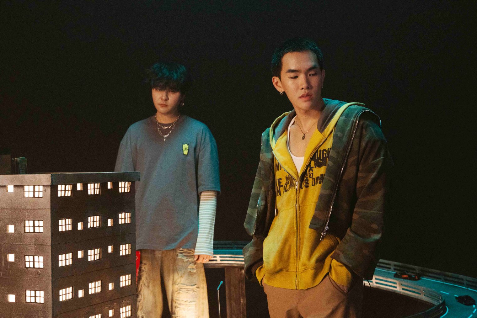PUN THE TOYS เขียว เหลือง แดง Get high PR2 1 PUN ชวน THE TOYS กับคอลแลปส์แห่งปี ปล่อยเพลงใหม่ “เขียว เหลือง แดง (Get high)” 