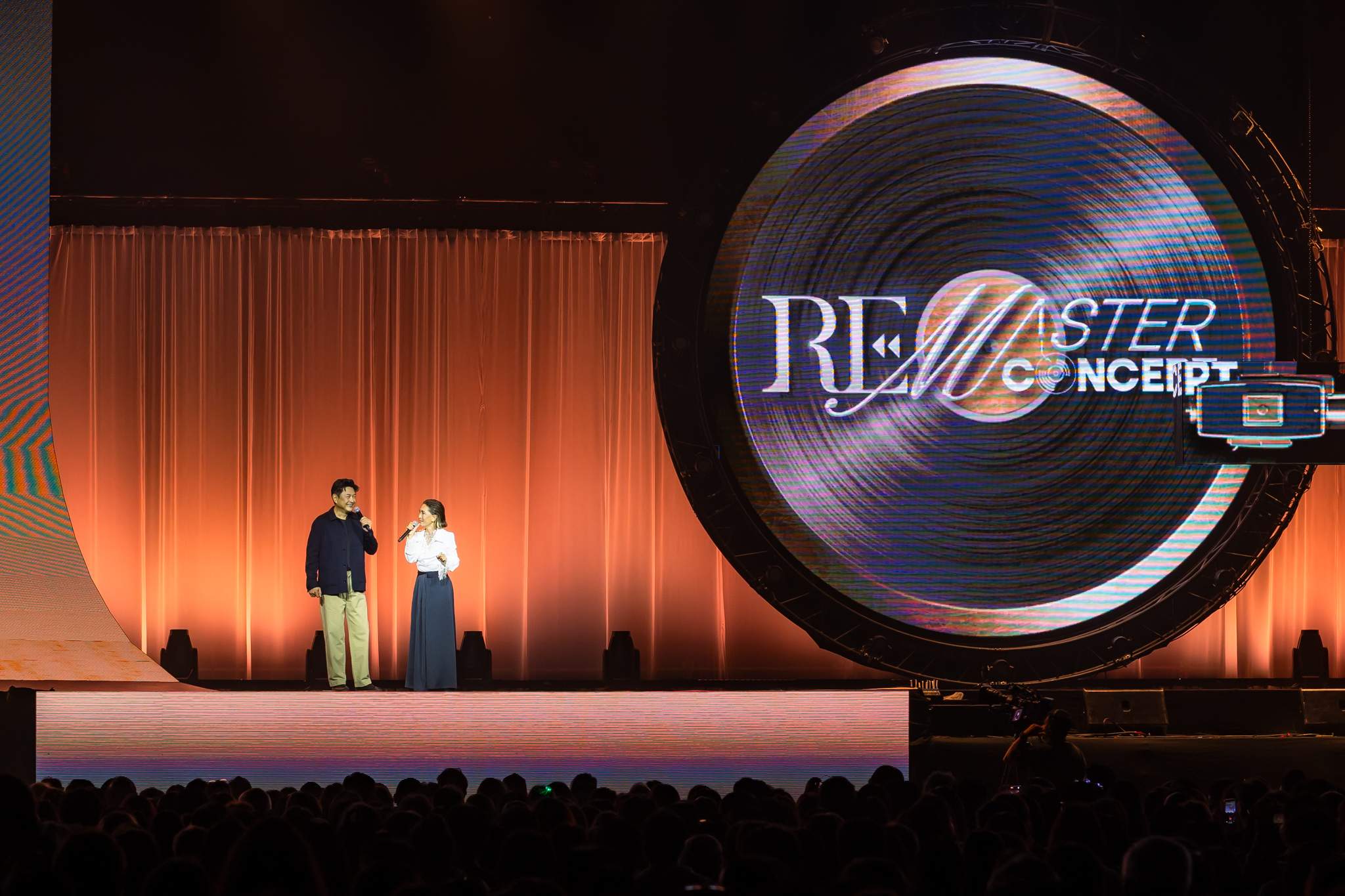 มัดรวมบรรยากาศคอนเสิร์ต “RE-MASTER CONCERT” 5 ชั่วโมงเต็มอิ่มกับบทเพลงเหนือกาลเวลา 32 RE MASTER CONCERT 10 มัดรวมบรรยากาศคอนเสิร์ต “RE-MASTER CONCERT” 5 ชั่วโมงเต็มอิ่มกับบทเพลงเหนือกาลเวลา