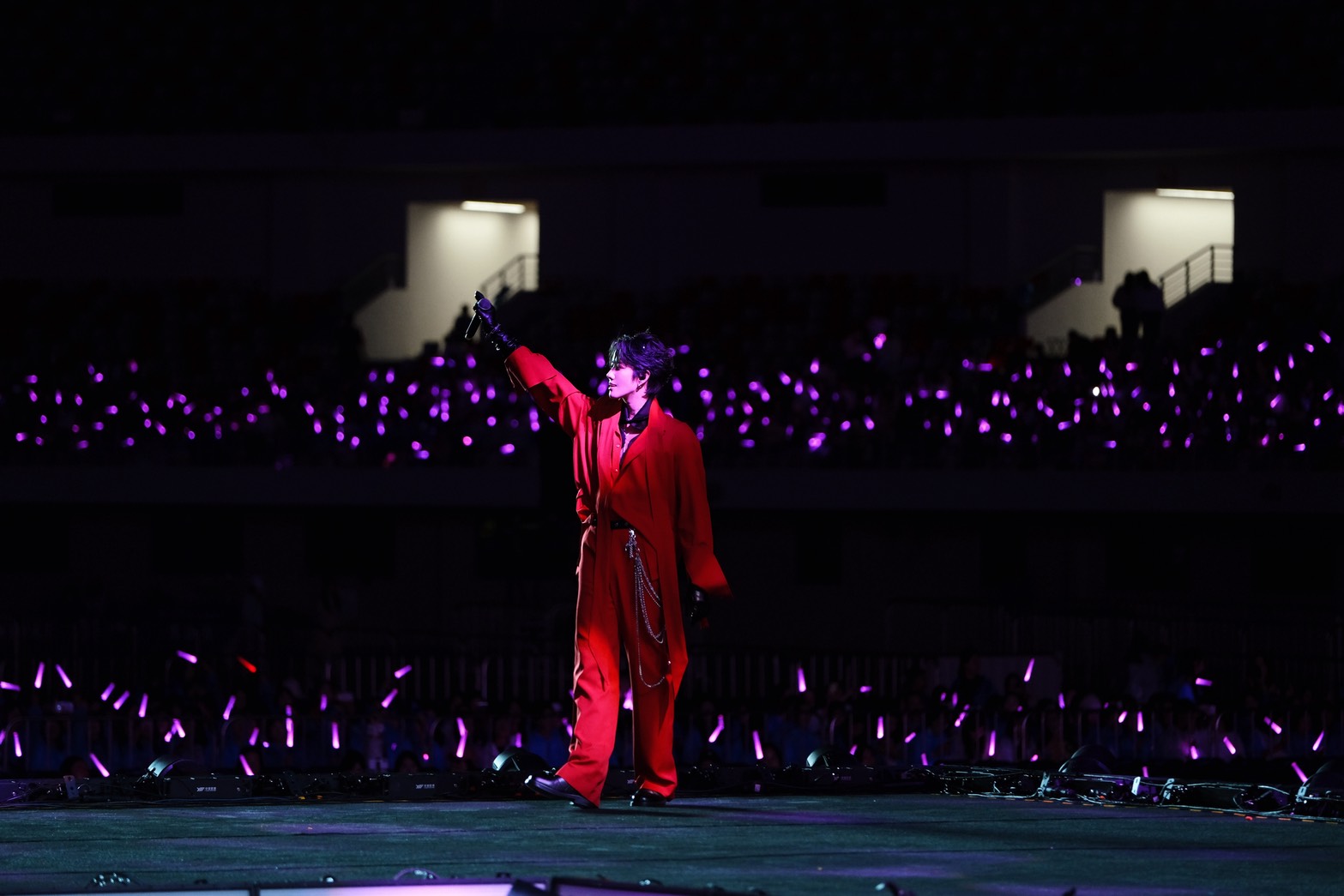 S 99156066 0 “ไมค์ พิรัชต์” ปังต่อเนื่องในจีน! ร่วมโชว์เวทีใหญ่ งาน “Popular Code Peak Live Concert in Zunyi”
