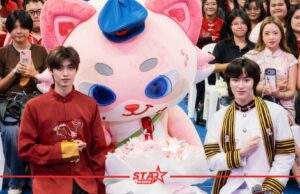 ภาคภูมิใจ “ก้อง ก้องภพ” บัณฑิตวิศวะจุฬาฯ โทมัส พร้อมแฟนคลับกว่า 1,500 คน ร่วมยินดี