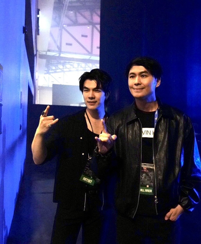 “ฝั่งธนร็อกเฟสติวัล” 9 ศิลปินร็อกโชว์โหดจัดเต็ม เขย่าเวทีเดือดสนั่นฮอลล์! 2 ฝั่งธนร็อก 11 “ฝั่งธนร็อกเฟสติวัล” 9 ศิลปินร็อกโชว์โหดจัดเต็ม เขย่าเวทีเดือดสนั่นฮอลล์!